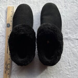 Black Faux-Fur Lined Women's Slippers